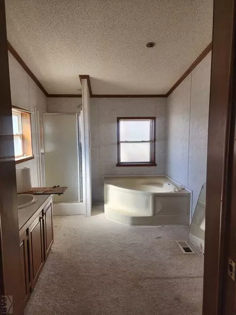 403 N 3rd St, Lamar, CO 81052 photo 9
