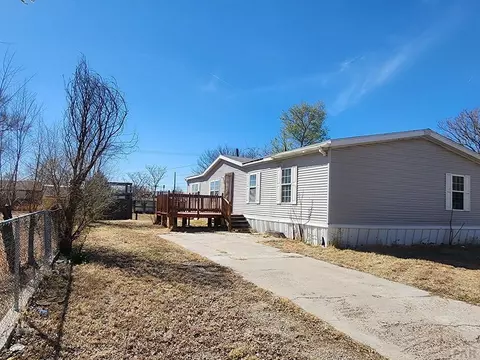 403 N 3rd St, Lamar, CO 81052 photo 3