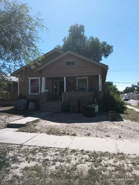 302 Smithland Ave, La Junta, CO 81050 photo 2