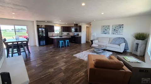 6560 Rodeo Dr, Lamar, CO 81052 photo 2