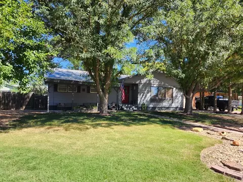 703 E Cedar St, Lamar, CO 81052 photo 2