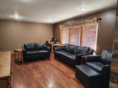 703 E Cedar St, Lamar, CO 81052 photo 9