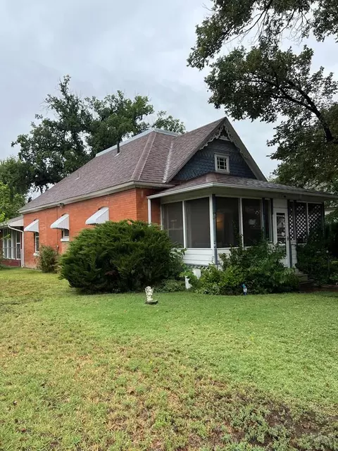 710 Cimarron, La Junta, CO 81050 photo 3