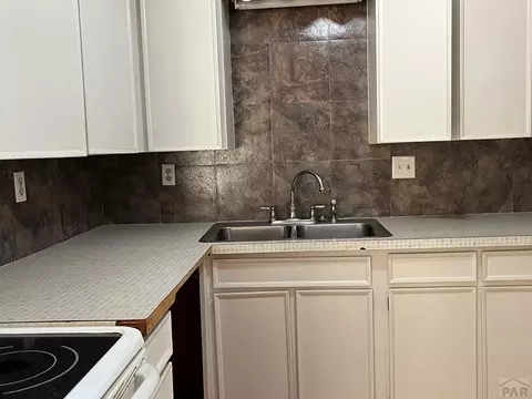 2114 Cimarron Ave, La Junta, CO 81050 photo 10