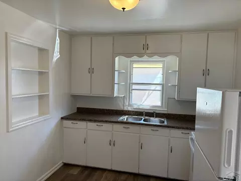 815 E 8th St, La Junta, CO 81050 photo 6