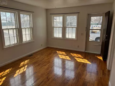 815 E 8th St, La Junta, CO 81050 photo 3