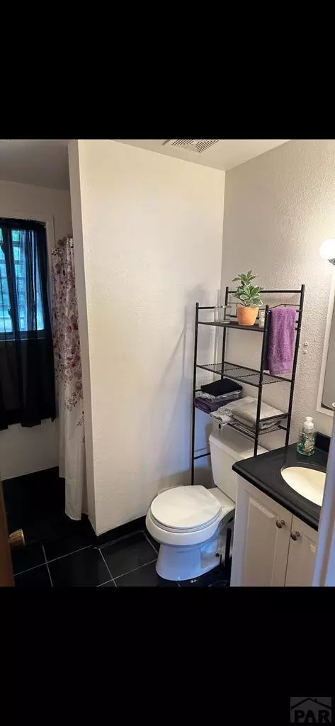 402 Oak Rd, Lamar, CO 81052 photo 4