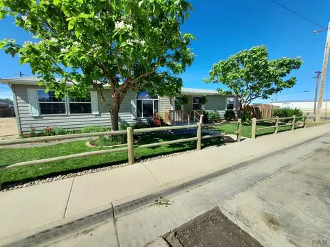 817 E 16th St, La Junta, CO 81050 photo 2