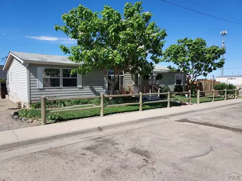 817 E 16th St, La Junta, CO 81050 photo 1
