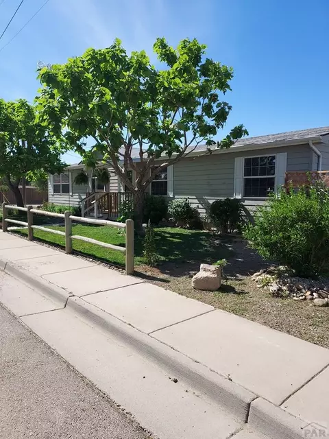 817 E 16th St, La Junta, CO 81050 photo 4