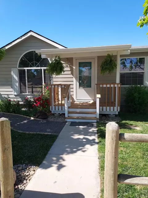 817 E 16th St, La Junta, CO 81050 photo 6