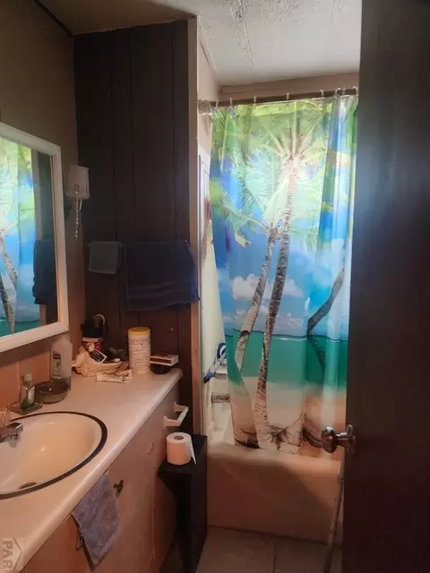Bath - 502 E Cedar St, Lamar, CO 81052 photo 1 of 1