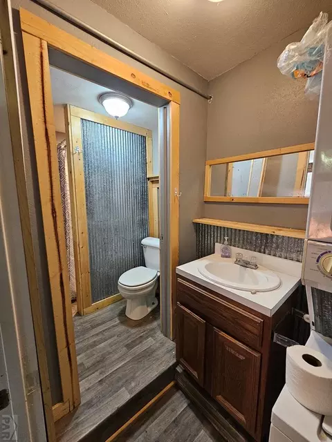 Bath - 965 Main St, Springfield, CO 81073 photo 1 of 4