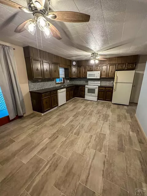 707 S 8th St, Lamar, CO 81052 photo 3