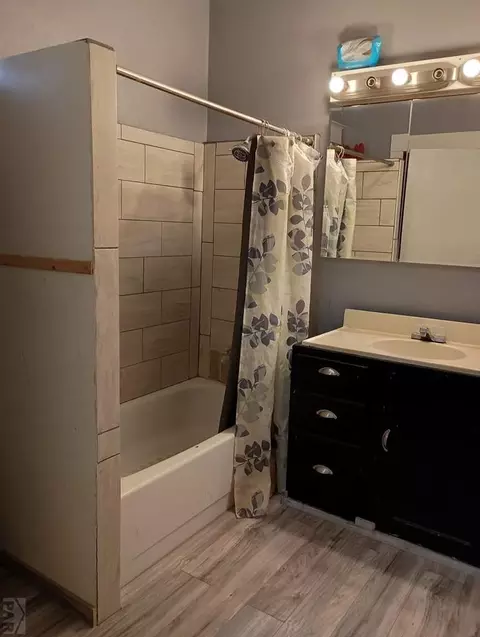 Bath - 302 S 3rd St, Lamar, CO 81052 photo 2 of 2