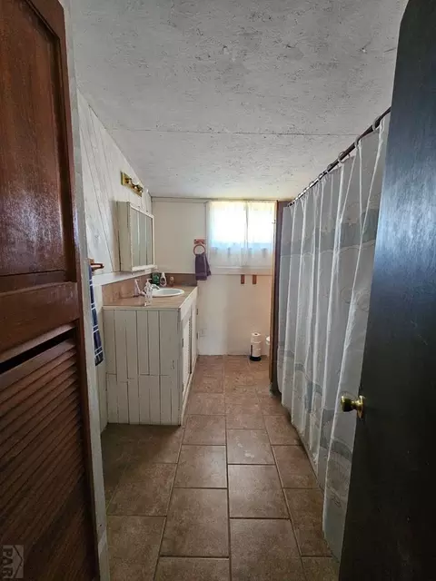 Bath - 801 E 7th Ave, Springfield, CO 81073 photo 2 of 4