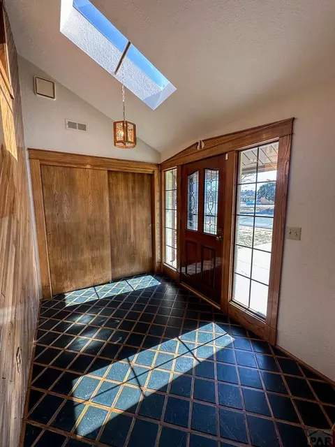 111 E Cedar St, Lamar, CO 81052 photo 3
