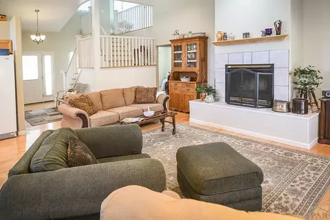 5847 Mountain View Dr, Beulah, CO 81023 photo 2