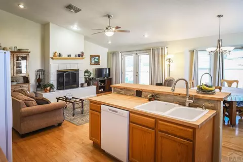 5847 Mountain View Dr, Beulah, CO 81023 photo 6