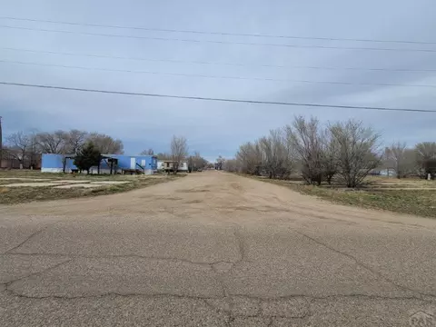 700 E Parmenter, Lamar, CO 81052 photo 2