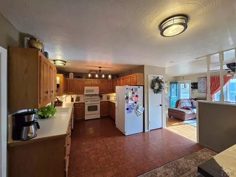 902 Everett, Lamar, CO 81052 photo 9