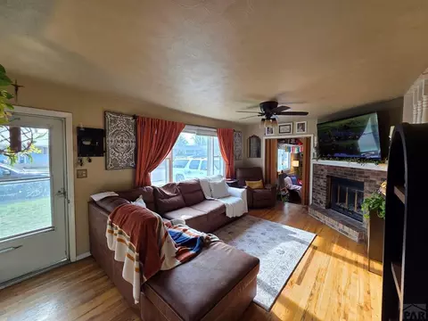 902 Everett, Lamar, CO 81052 photo 4
