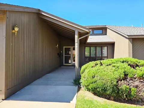 59 Circle Dr, La Junta, CO 81050 photo 2