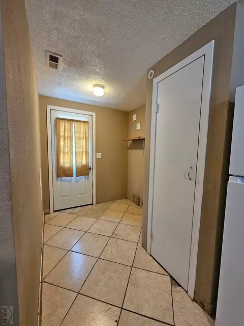 Entry Way - 607 W Logan St, Lamar, CO 81052 photo 1 of 1