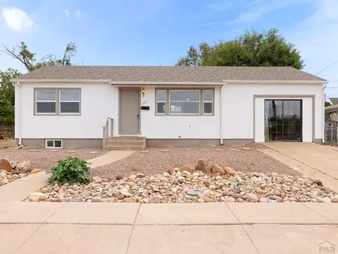 1518 Horseshoe Dr, Pueblo, CO 81001