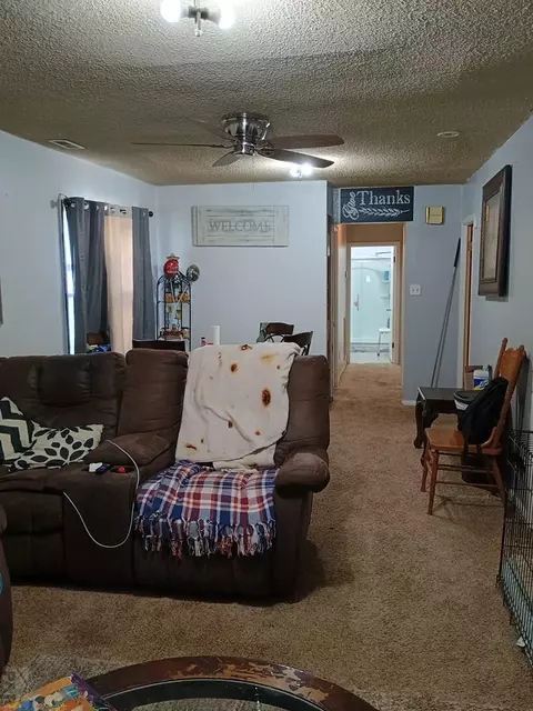 408 E Oak St, Lamar, CO 81052 photo 4