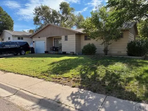 18 Dundee Ln, Pueblo, CO 81001