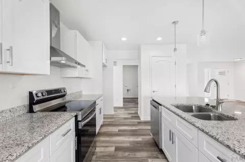 26 E Lyons Dr, Pueblo, CO 81007 photo 9