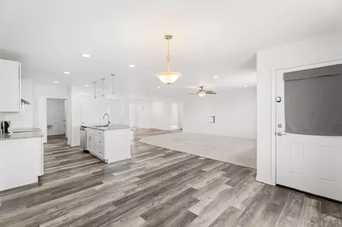 26 E Lyons Dr, Pueblo, CO 81007 photo 8