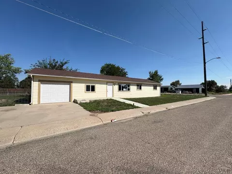 Exterior - 611 4th St, Fowler, CO 81039 photo 1 of 2