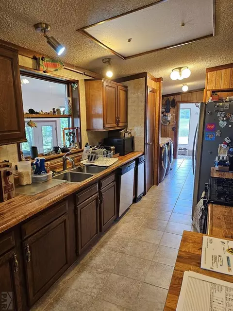 Kitchen - 1413 County Rd 671, Rye, CO 81069 photo 1 of 1