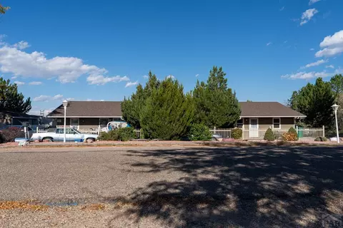 959-961 S Honeysuckle Dr, Pueblo West, CO 81007