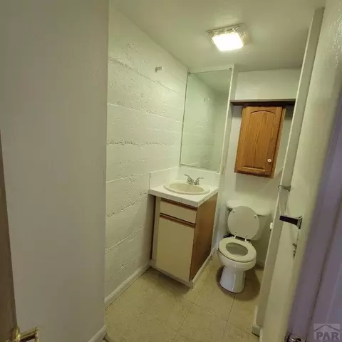 Bath - 307 W Beech St, Lamar, CO 81052 photo 7 of 7
