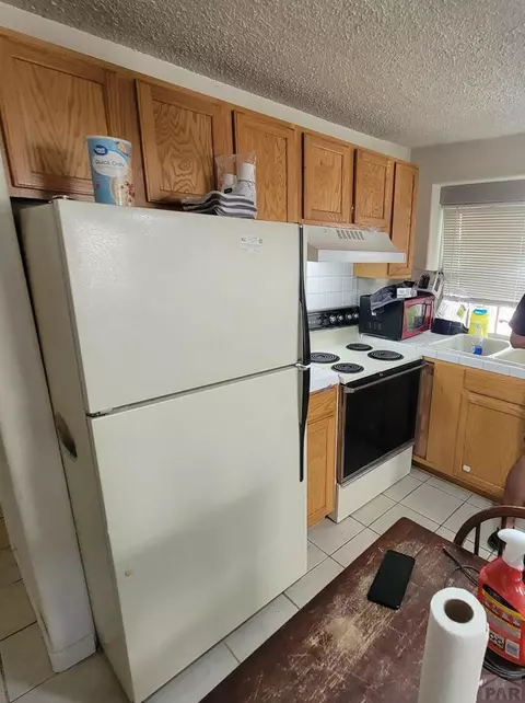 Kitchen - 307 W Beech St, Lamar, CO 81052 photo 4 of 5