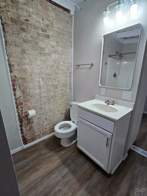 Bath - 307 W Beech St, Lamar, CO 81052 photo 4 of 7
