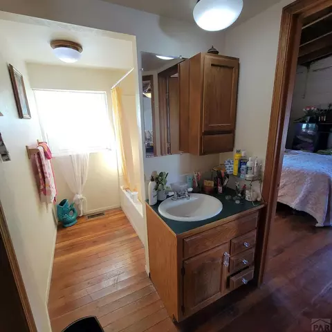 Bath - 307 W Beech St, Lamar, CO 81052 photo 1 of 7