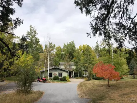 8695 Pine Dr, Beulah, CO 81023