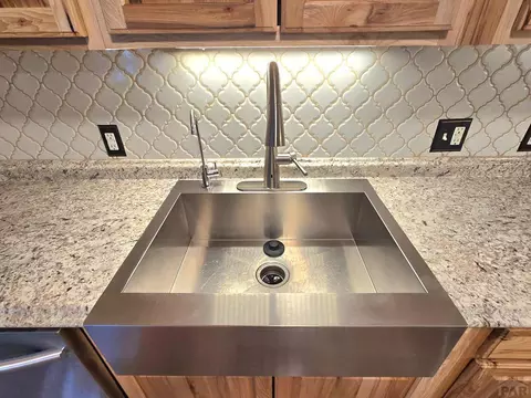 206 Melon, La Junta, CO 81050 photo 7