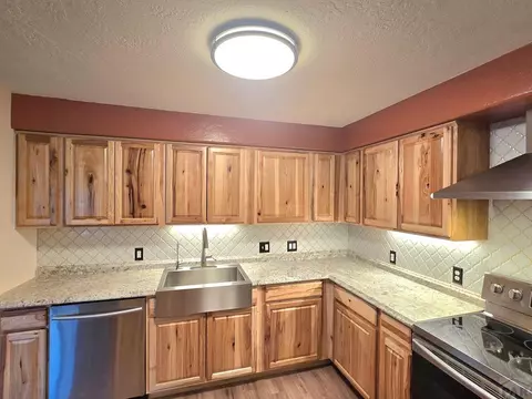 206 Melon, La Junta, CO 81050 photo 10