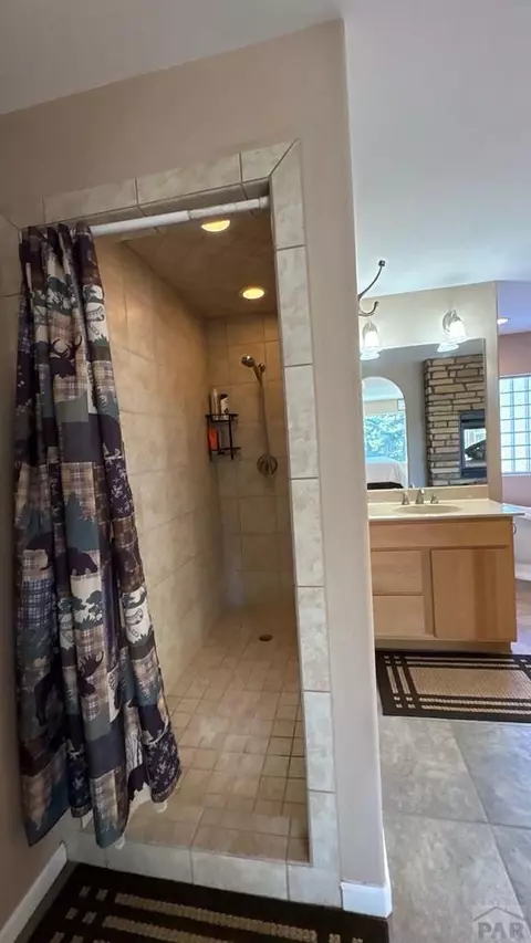Bath - 8295 Green Ln, Rye, CO 81069 photo 9 of 11