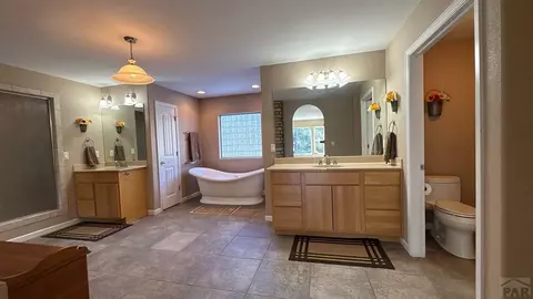 Bath - 8295 Green Ln, Rye, CO 81069 photo 5 of 11