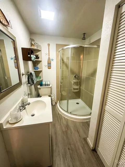 Bath - 904 S 4th St, Lamar, CO 81052 photo 2 of 3