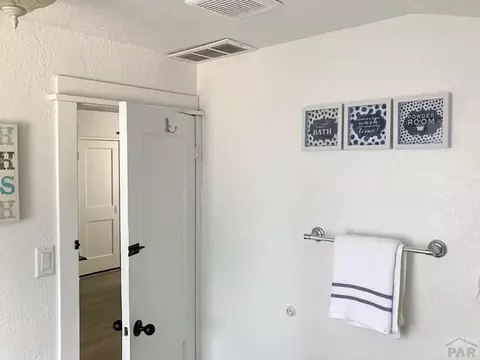 Bath - 904 S 4th St, Lamar, CO 81052 photo 1 of 3