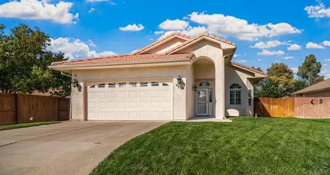 4819 Walnutcrest Ct, Pueblo, CO 81005