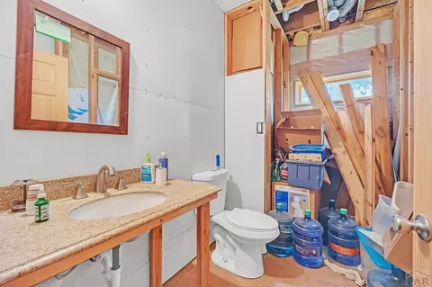 Bath - 8564 Ridge Rd, Beulah, CO 81023 photo 8 of 8