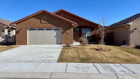 810 Thorncrest Dr, Pueblo, CO 81005